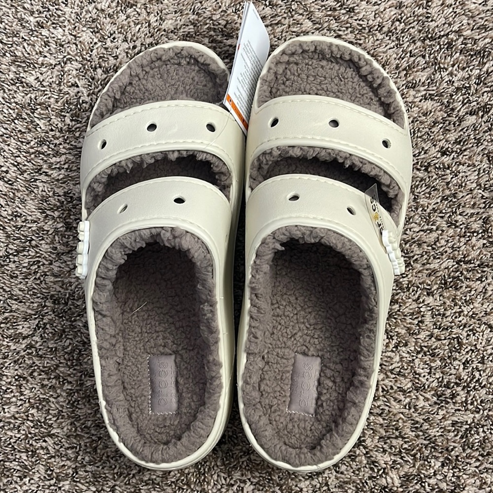 Brand New Crocs (Fur lined in-sole) size 11 in Men’s